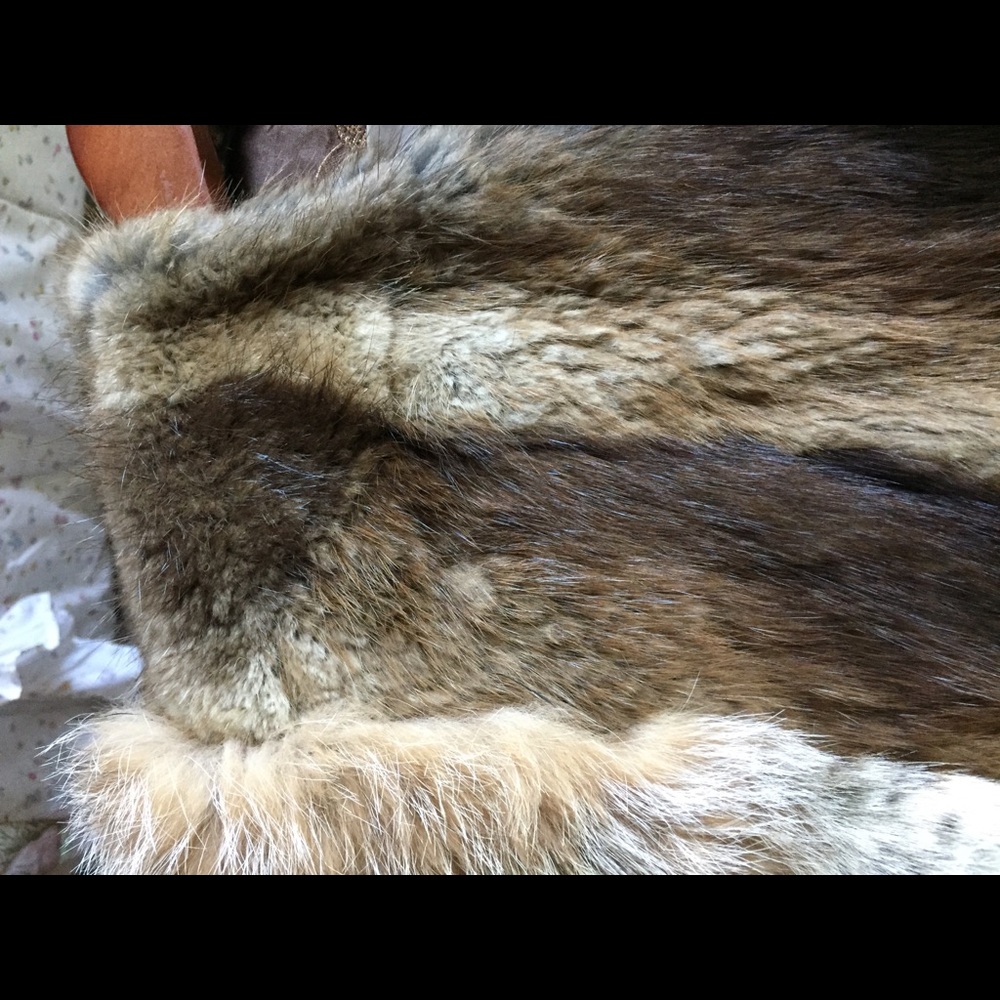 Women's Brown Fur Vest - Picture 15 of 15